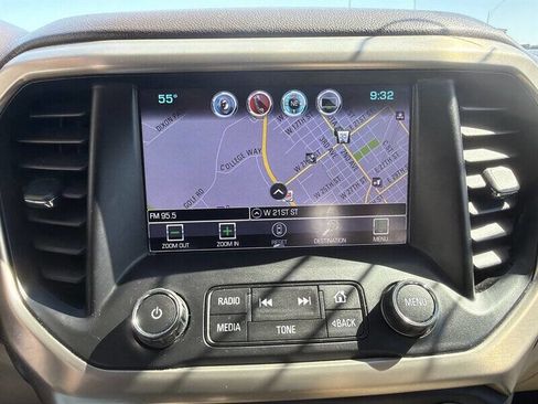 Used 2017 GMC Acadia Denali w/ Technology Package AWD/4WD image 27