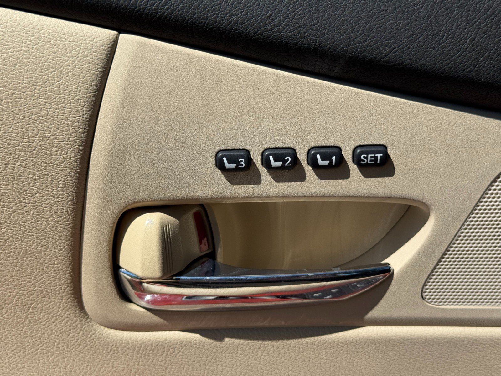 Used 2012 Lexus RX 350 FWD w/ Premium Pkg image 15