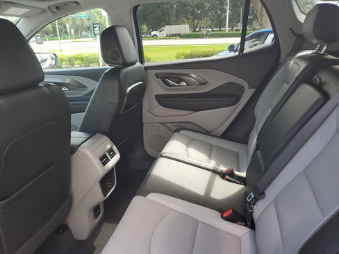 Used 2023 GMC Terrain SLT w/ Tech Package FWD image 15
