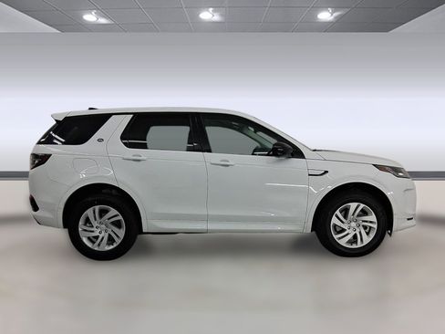 Used 2025 Land Rover Discovery Sport S image 8