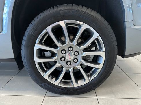 Used 2023 GMC Acadia Denali AWD/4WD image 8