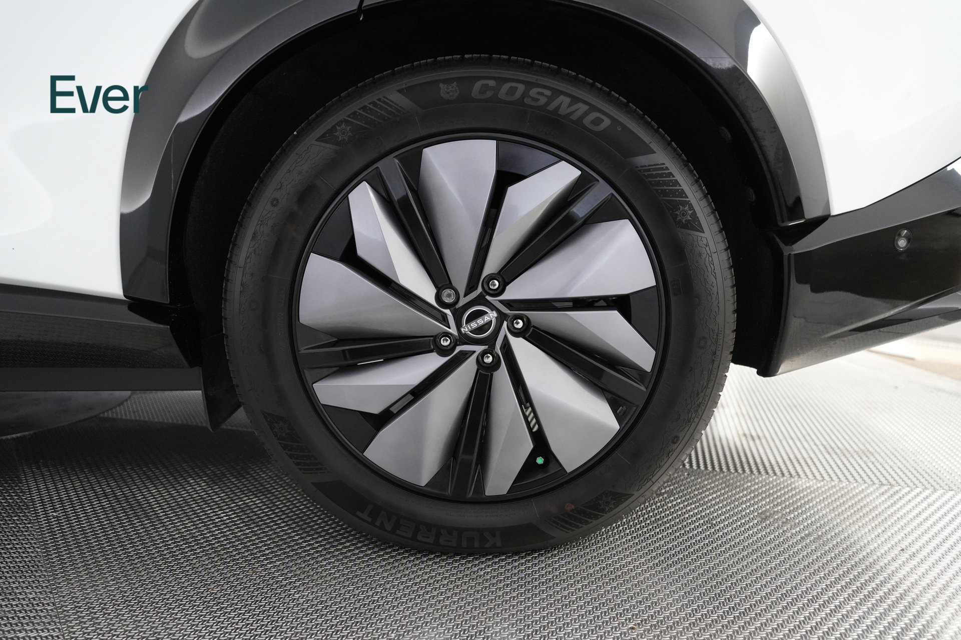 Used 2023 Nissan Ariya AWD/4WD image 9