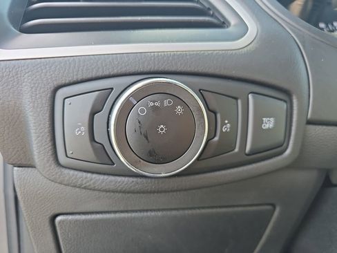 Used 2024 Ford Edge SEL image 26