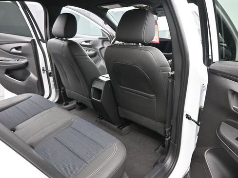 Used 2025 Buick Envista Preferred image 20