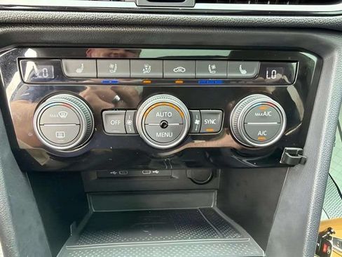 Certified 2024 Volkswagen Taos SEL AWD/4WD image 19