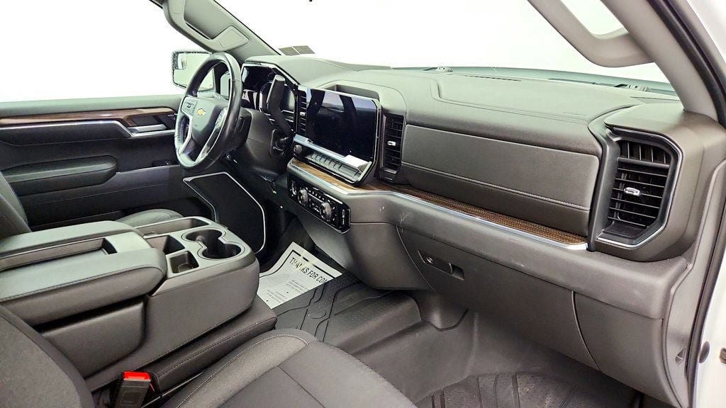 Used 2022 Chevrolet Silverado 1500 LT AWD/4WD image 23