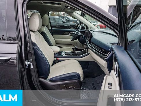 Used 2025 Kia Carnival SX Prestige image 25