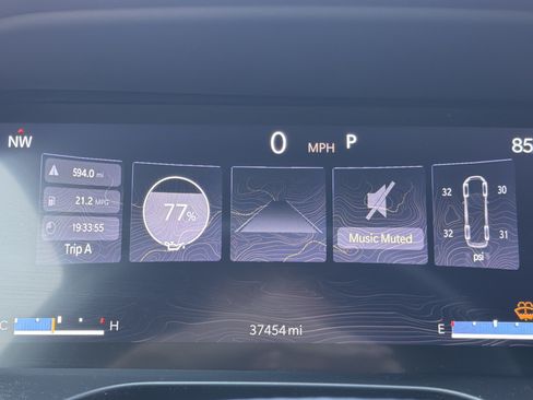 Used 2023 Jeep Grand Cherokee Altitude AWD/4WD image 11