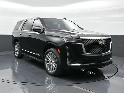 Used 2023 Cadillac Escalade Premium Luxury w/ LPO, Floor Liner Package AWD/4WD image 4