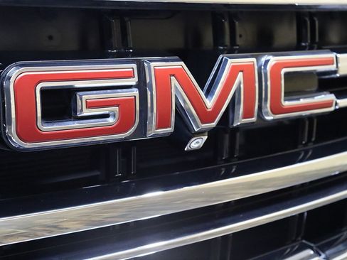 Used 2021 GMC Yukon SLT w/ SLT Premium Package image 14