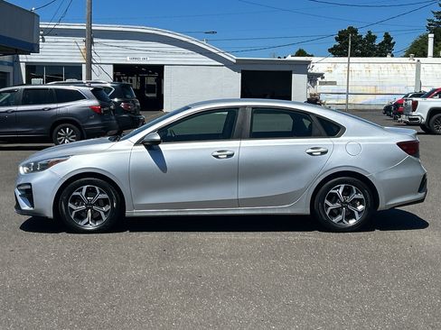 Used 2019 Kia Forte LXS FWD image 8