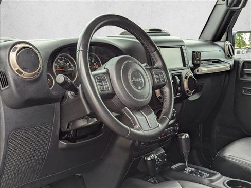 Used 2016 Jeep Wrangler Sahara AWD/4WD image 10