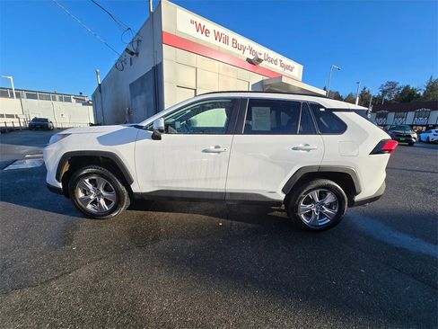 Certified 2025 Toyota RAV4 XLE image 4