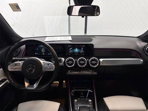 Used 2021 Mercedes-Benz GLB 250 image 25