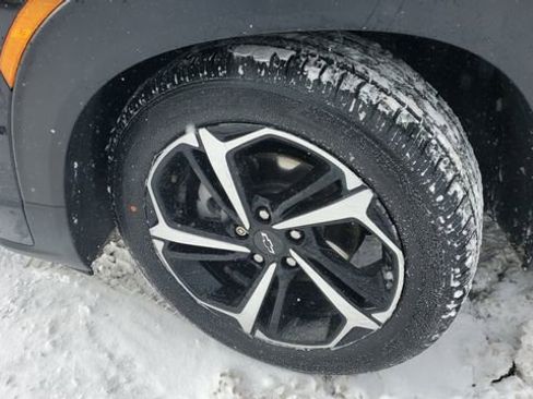 Used 2021 Chevrolet TrailBlazer RS w/ Convenience Package image 3