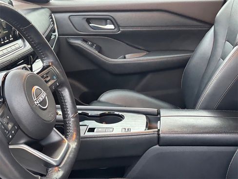 Used 2022 Nissan Rogue SL w/ SL Premium Package image 11