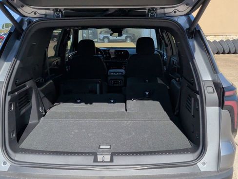 New 2025 Chevrolet Traverse LT w/ LPO, Floor Liner Package image 39