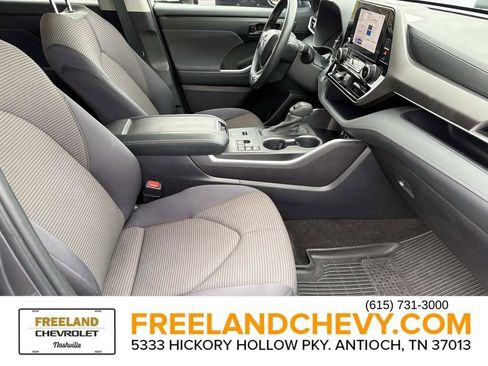 Used 2023 Toyota Highlander L image 26