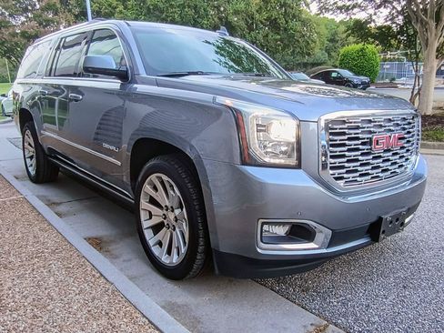Used 2019 GMC Yukon XL Denali w/ Open Road Package AWD/4WD image 3