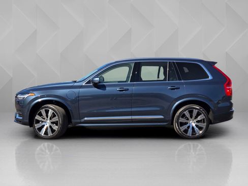 Certified 2025 Volvo XC90 T8 Plus w/ Protection Package Premier AWD/4WD image 4