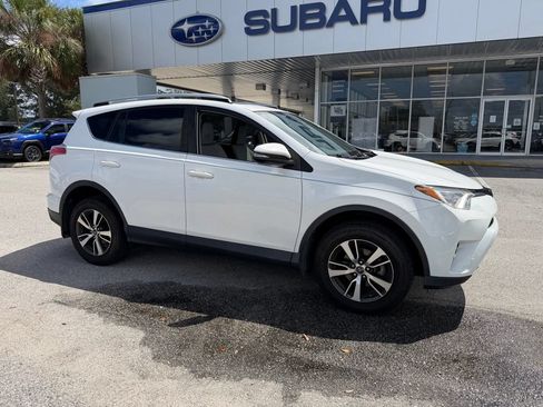 Used 2017 Toyota RAV4 XLE FWD image 1