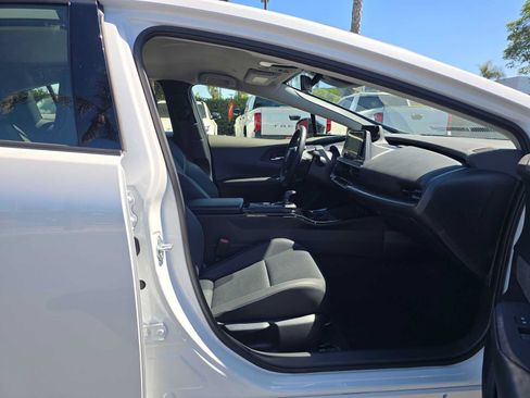 Certified 2026 Toyota Prius XLE FWD image 10