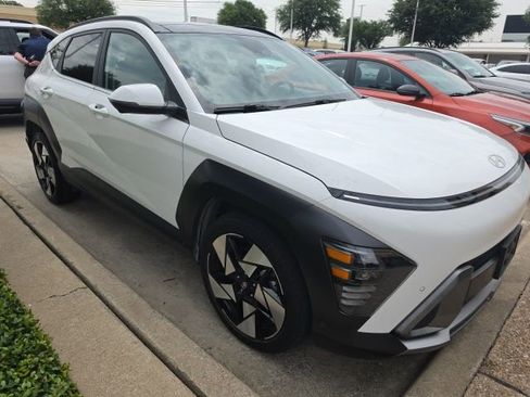 Used 2024 Hyundai Kona Limited FWD image 4