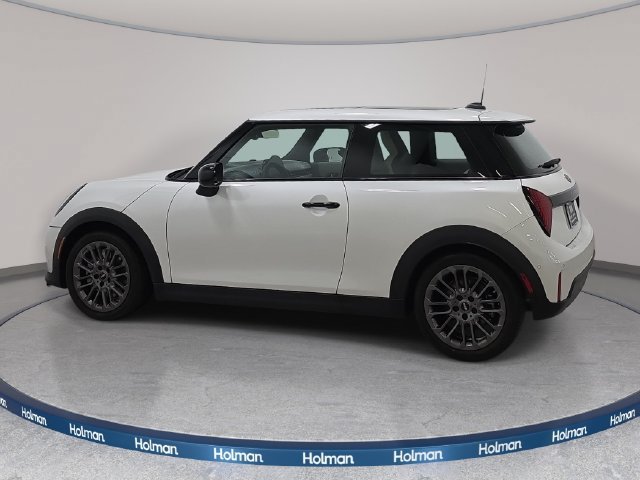 Used 2026 MINI Cooper 2-Door Hardtop FWD image 9