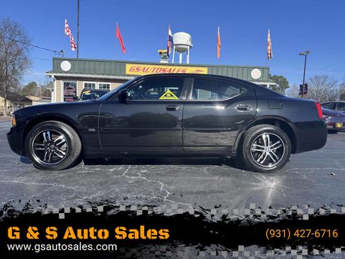 Used 2010 Dodge Charger SXT image 1