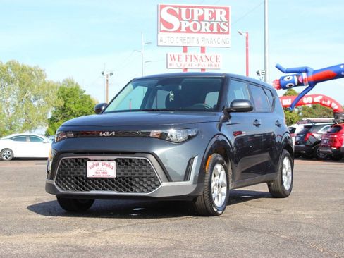 Used 2025 Kia Soul LX w/ LX Technology Package FWD image 7