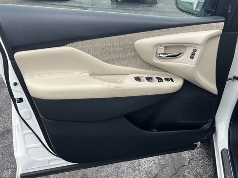 Used 2020 Nissan Murano SL w/ Moonroof Package AWD/4WD image 19