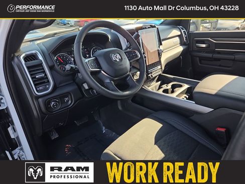 New 2026 RAM 2500 Big Horn AWD/4WD image 17