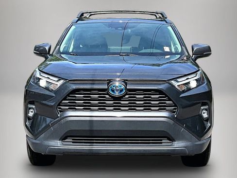 Used 2022 Toyota RAV4 XLE Premium AWD/4WD image 3