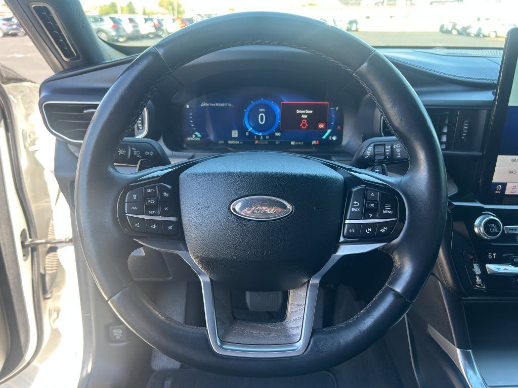 Used 2021 Ford Explorer Platinum w/ Equipment Group 601A AWD/4WD image 20
