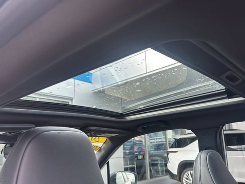 Used 2025 Subaru Forester Limited w/ Protection Package (1PH) image 39