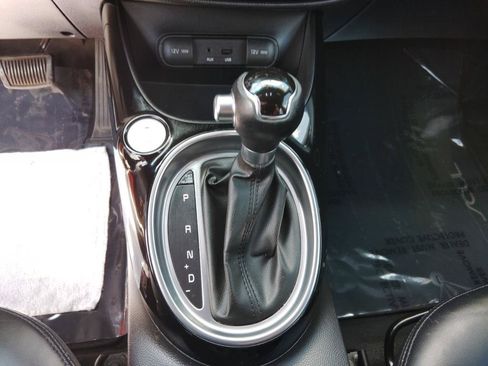 Used 2014 Kia Soul ! w/ Sun & Sound Package FWD image 24