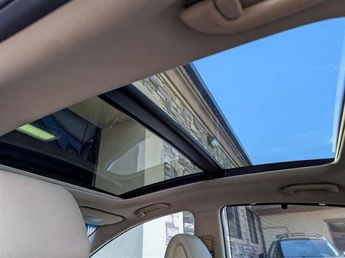 Used 2012 Hyundai Azera w/ Technology Pkg image 25