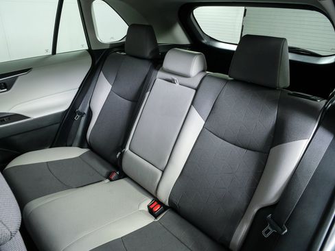 Used 2024 Toyota RAV4 XLE FWD image 17