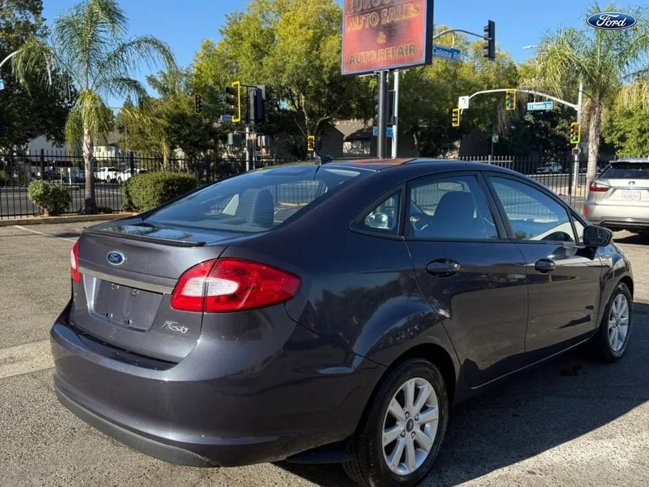 Used 2012 Ford Fiesta SE FWD image 5