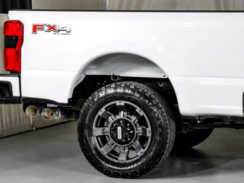Used 2023 Ford F350 Lariat w/ Lariat Ultimate Package AWD/4WD image 6