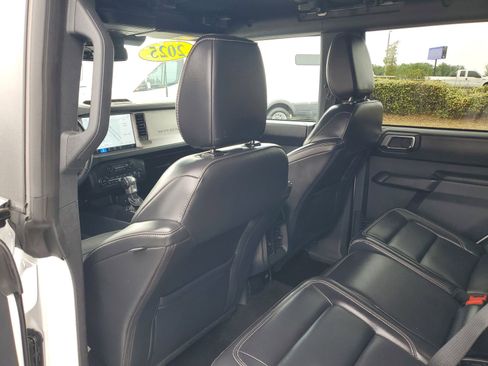Used 2025 Ford Bronco Outer Banks AWD/4WD image 10