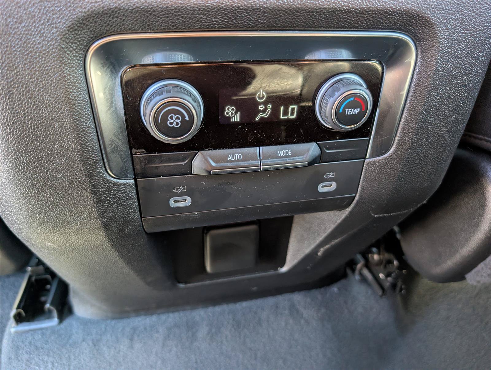 Used 2024 Chevrolet Tahoe LT AWD/4WD image 17