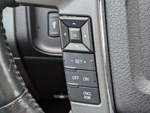 Used 2017 Ford Expedition Platinum RWD image 30