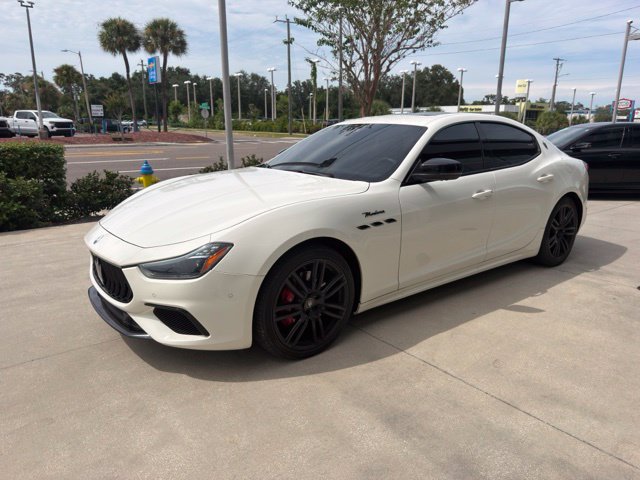 Used 2023 Maserati Ghibli Modena RWD image 2