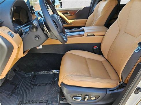 Used 2025 Lexus LX 700h Luxury w/ Appearance Package image 13