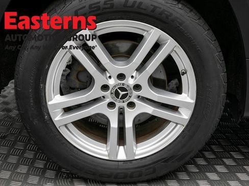 Used 2021 Mercedes-Benz GLB 250 4MATIC w/ Premium Package image 31