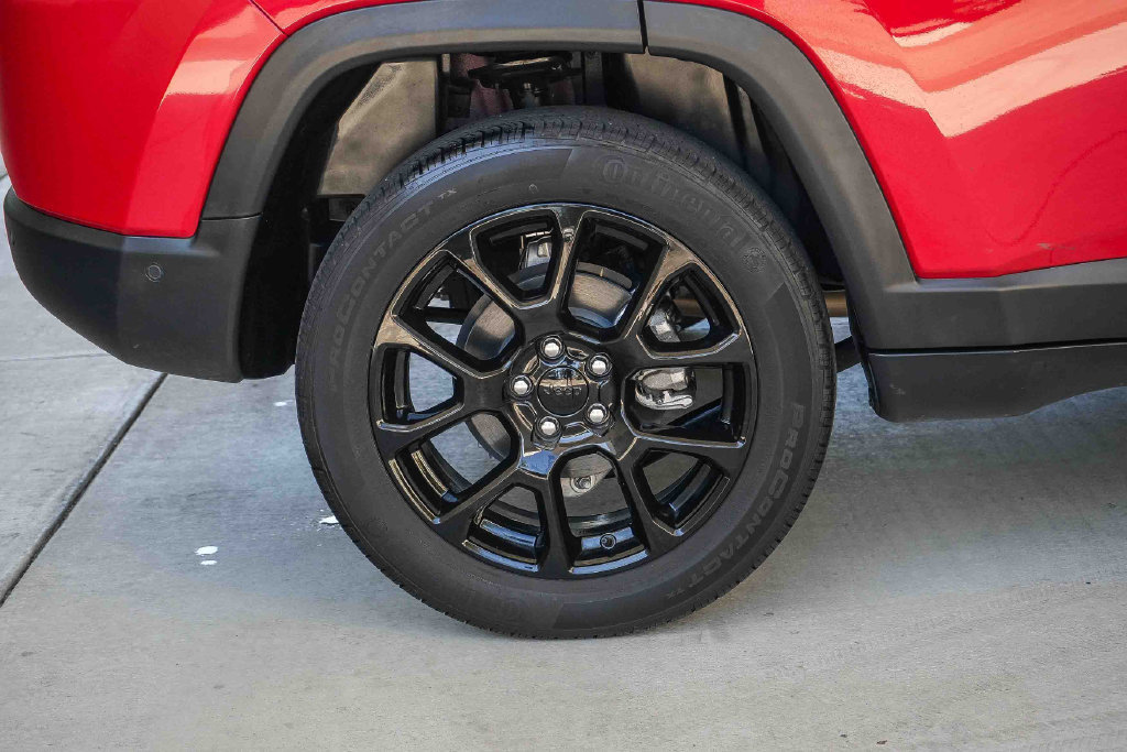 Used 2023 Jeep Compass Latitude w/ Convenience Group AWD/4WD image 12