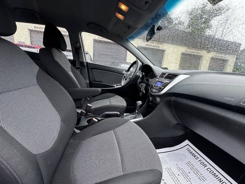 Used 2013 Hyundai Accent GS FWD image 13