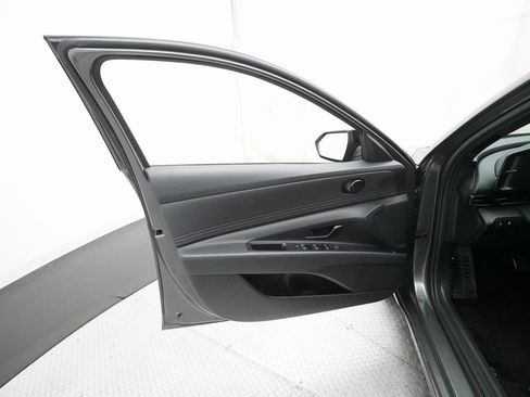 Used 2025 Hyundai Elantra Sport image 27