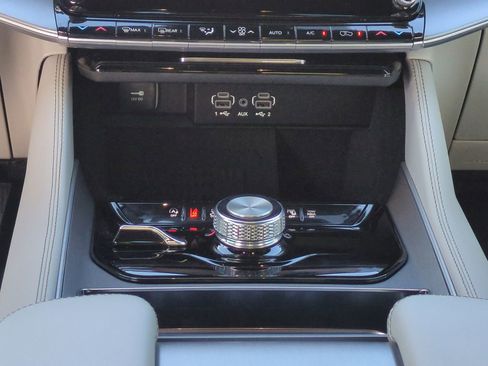 New 2026 Jeep Grand Wagoneer L 4WD image 18